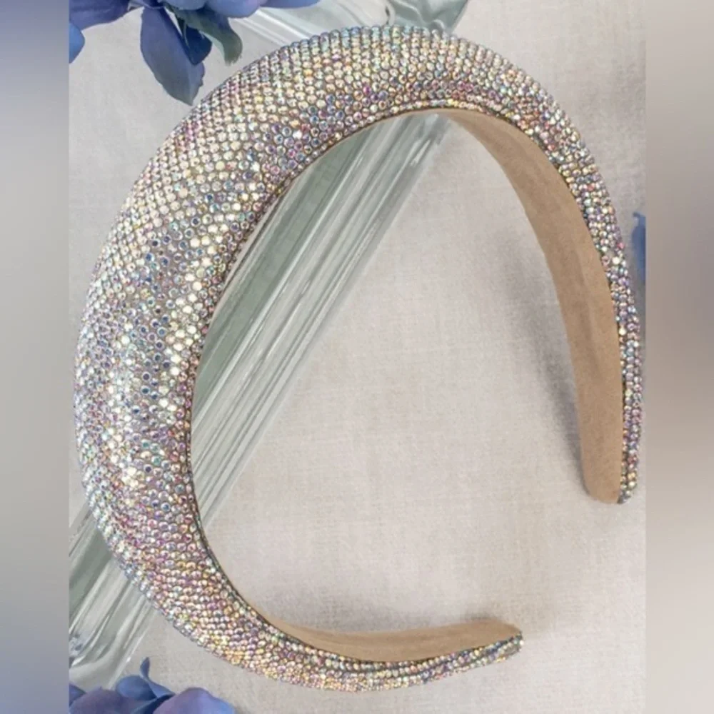 ✨ NWT Elegant Crystal Embellished Headband